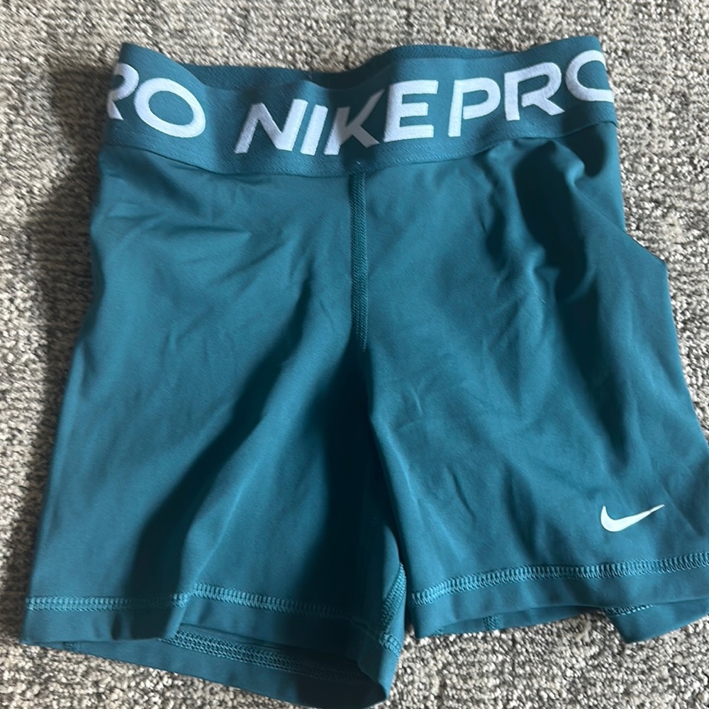 Women’s Nike pros